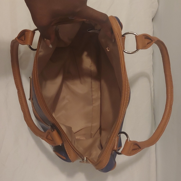 NINE WEST - Picture 3 of 3